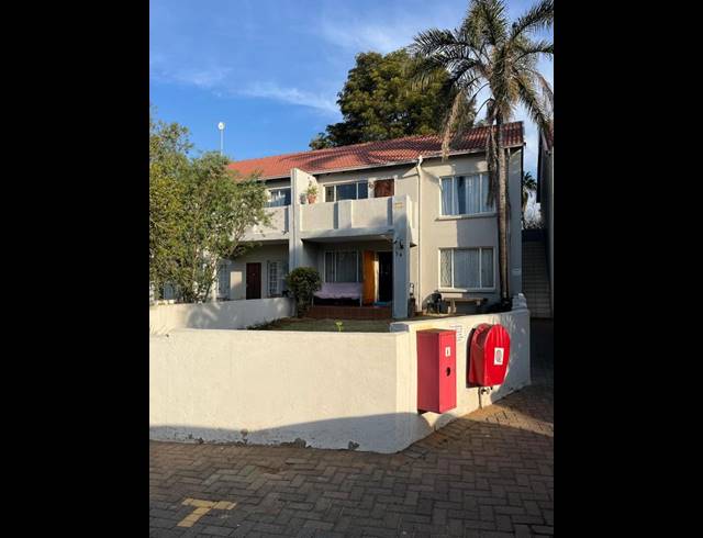 2 BEDROOM APARTMENT FOR SALE IN GLEN MARAIS